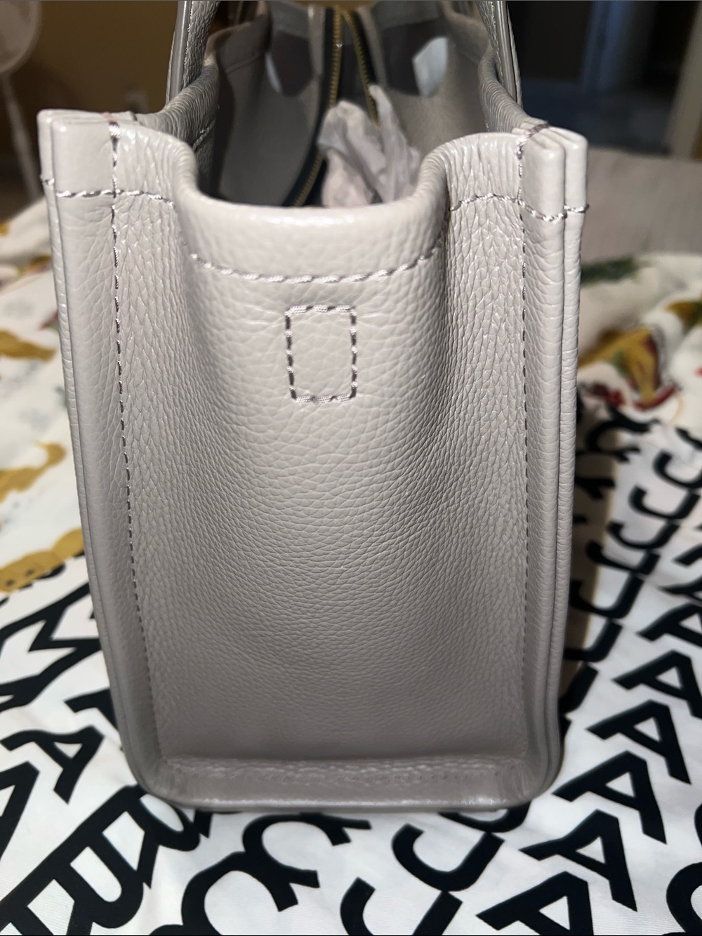 Marc Jacobs Gray Pebbled All Grain Leather Tote Bag New Never used. M size - Picture 6 of 10